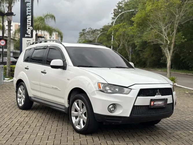 Mitsubishi Outlander 2.0 16V 160cv Aut. 2013