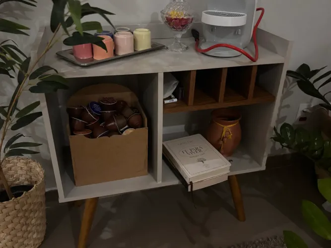 Mesa Cantinho do Café com Adega para Vinhos e Nichos 
