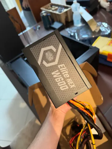 Fonte Cooler Master Elite NEX W600 - 600W (Nova/Zero)