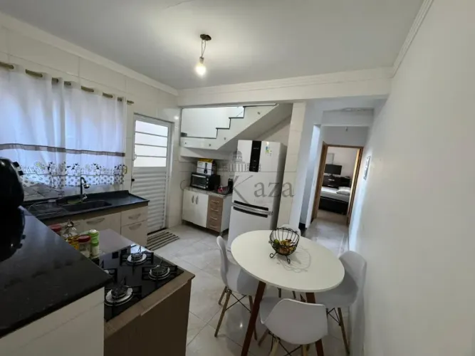 Oportunidade - Casa Sobrado - Jardim Satélite - 4 Dormitórios - 143m².