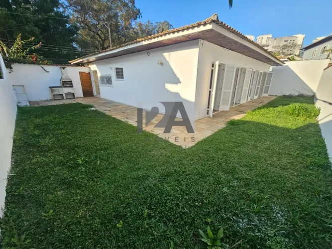 Casa térrea com 4 dormitórios, 3 banheiros, 3 vagas, Parque Continental - Osasco
