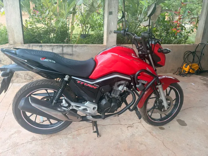 Honda CG 160 Titan - vermelha usada