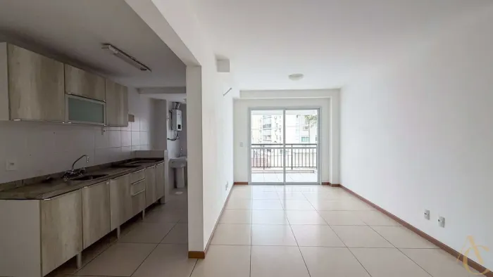 Apartamento para alugar - 3 quartos sendo 1 suíte e demi suite - Abraão | Florianópolis/SC
