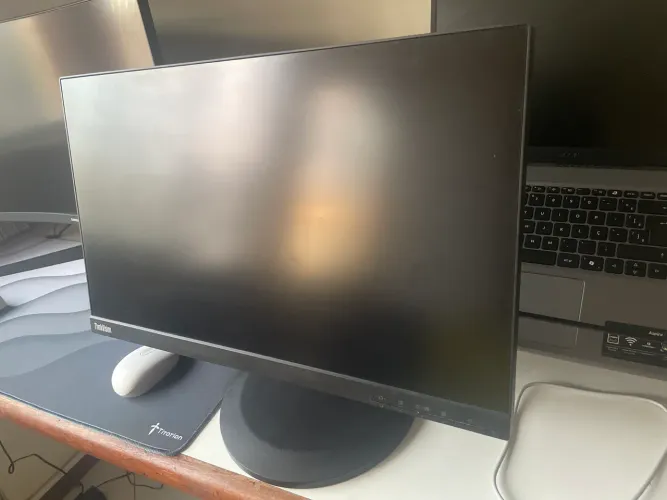 Monitor Lenovo ThinkVision 23"