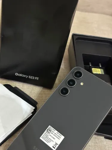 Samsung S23fe - 256GB - SEM DETALHES - 12X SEM JUROS ( AVALIO TROCAS)