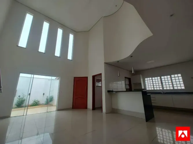 Sobrado à venda com 5 quartos (1 suíte) e 2 vagas no Jardim Souza Queiroz em Santa Bárbara