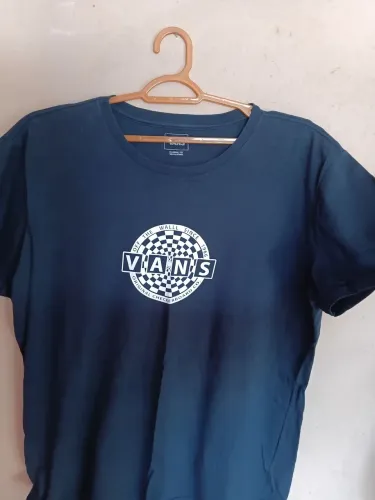 Camiseta Vans Off The Wall. NOVA. TAMANHO GG. AZUL MARINHO.