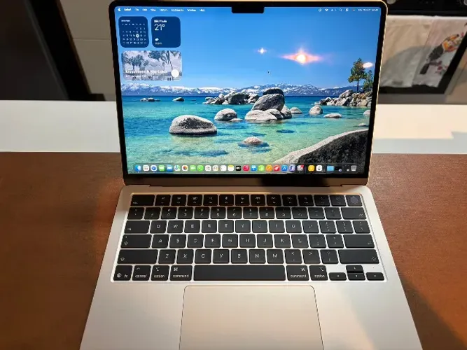 MacBook Air 2026 13' M5 (2026) Starlight, Excelente estado, 1 mês de uso, Garantia Apple