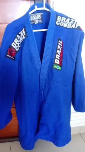 Kimono Brazil Combat Xtra-lite Masculino de Jiu-Jitsu Azul, Tamanho A4