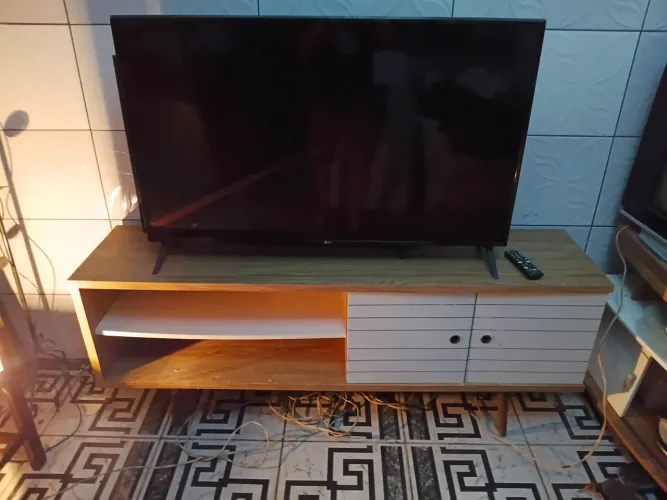 Rack para TV 1,61cm por 39cm