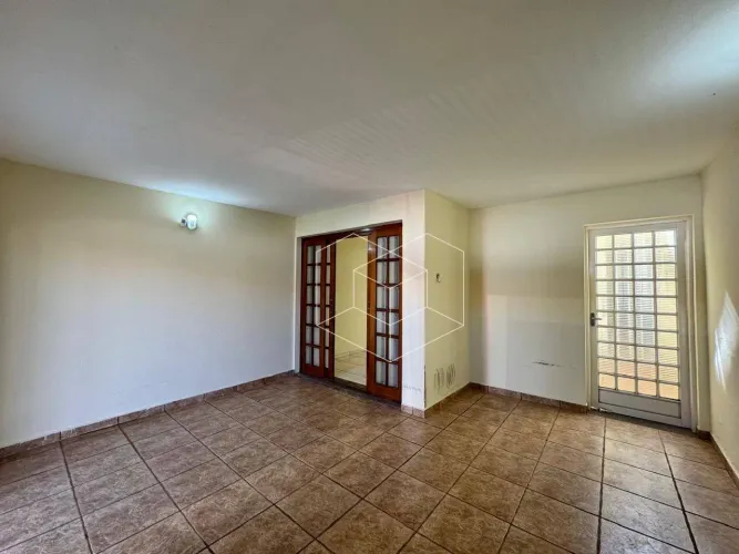 Casa com 3 dormitórios para alugar, 90 m² por R$ 1.600,00/mês - Jardim Netinho Prado - Jaú