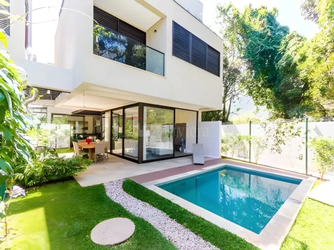 Casa em Condominio a Venda em Barra do Una a 30 Metros da Praia