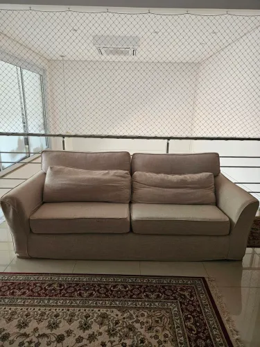 Sofá de dois lugares