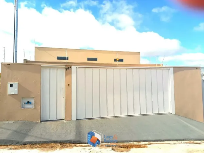 CASA À VENDA, COM 190M² 3 DORMS (1 SUÍTE) 5 VAGAS, PISCINA, CHURRASQUEIRA - RESIDENCIAL CA