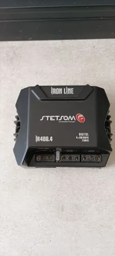 Amplificador modelo Stetsom LR400.4 ,400wats 2 onms cor preto