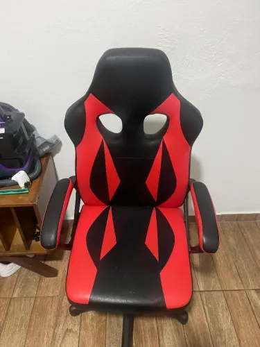 Cadeira gamer vermelha
