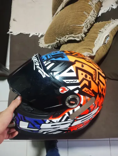 LS2 tamanho 62 modelo ff358
