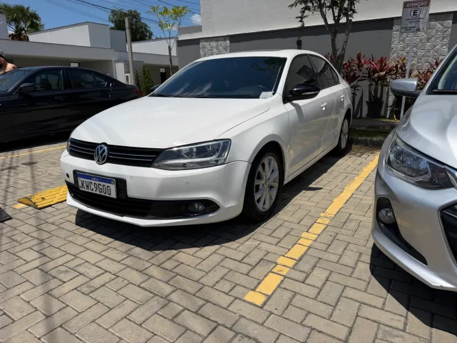 Volkswagen Jetta Comfortline 2.0 T.flex 8V 4P Tipt. 2013