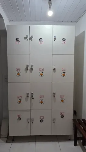 Armário Locker Guarda-Volume 210x120cm em MDF 12 Portas Com Chave Reserva
