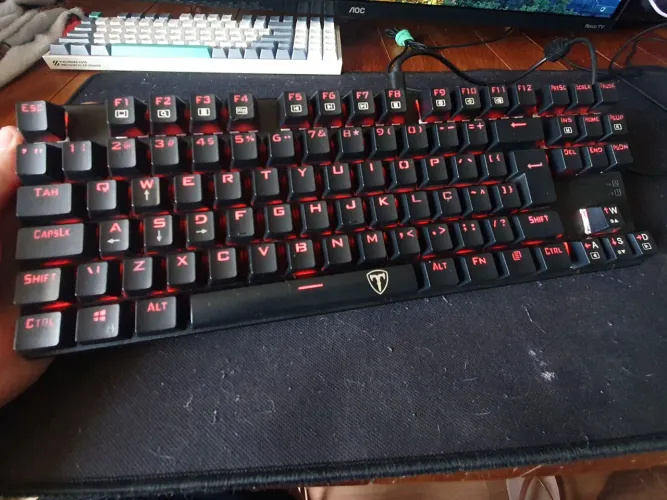 Teclado Mecânico T-Dagger Bora