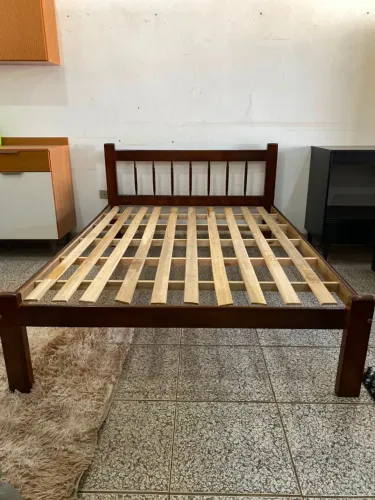 Cama de Casal de Madeira Rubin Nova , Entrego