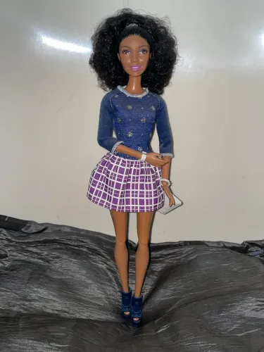 Boneca Barbie Christie mattel negra articulada