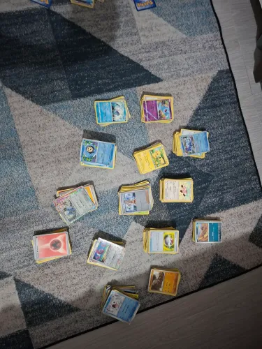 BULK DE 1000 CARTAS POKÉMON(foil,holo,reverse foil,carta de energia,treinador)1000 cartas