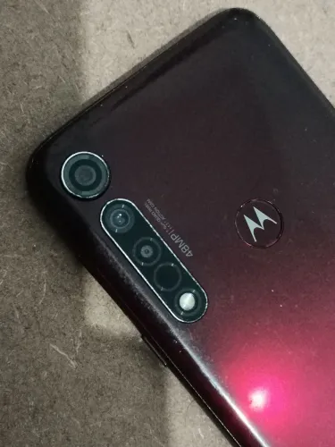 Moto G8 Plus (tela trincada)