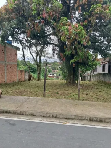 TERRENO EM ÓTIMA LOCALIZAÇÃO.