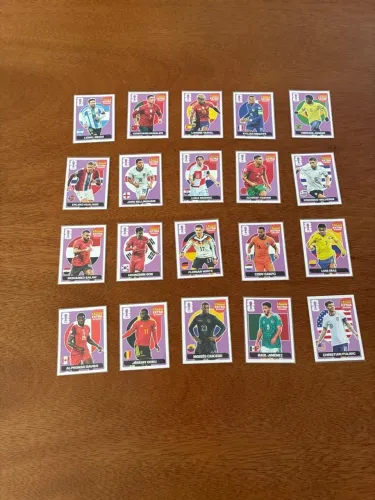 Coleção completa legends lilás 2026 (20 figurinhas sem repetição)