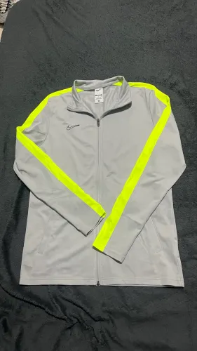 Jaqueta nike risca verde