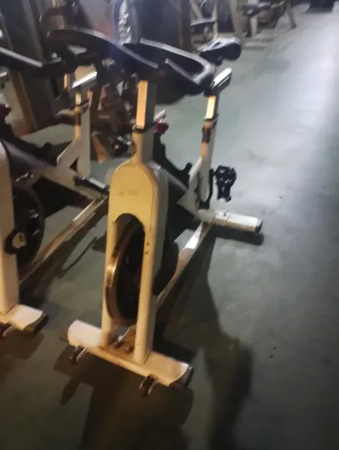 Bicicleta ergométrica academia