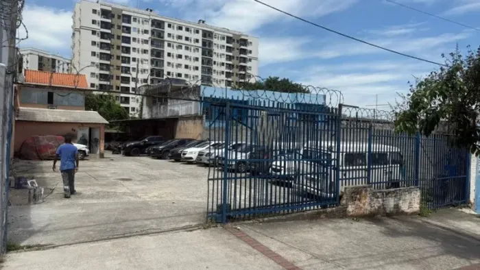 Terreno Comercial de 650m² em Del Castilho, Rio de Janeiro - RJ: Oportunidade Única para I