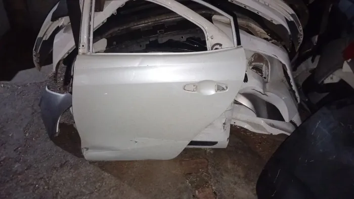 Porta traseira yaris
