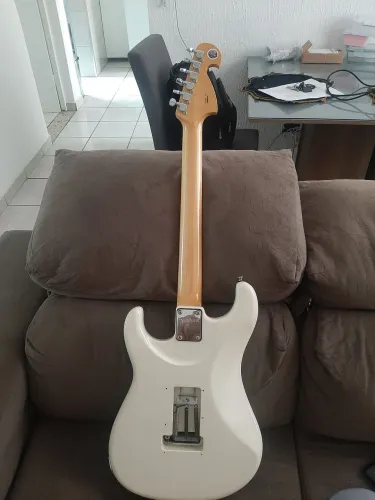 Guitarra E2 branca