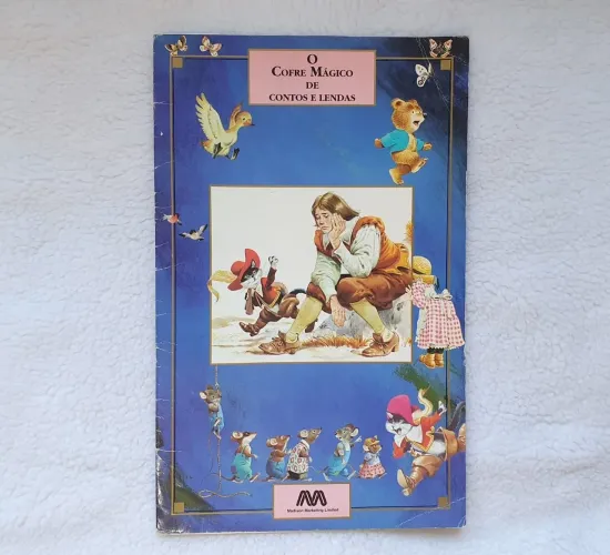 Livro o cofre mágico de contos e lendas - gato de botas e outras histórias