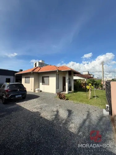 Casa à venda em Joaia, Tijucas: 2 dorms, 2 banheiros