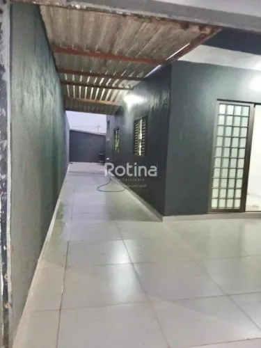 Casa residencial à venda no Bairro Morumbi, em Uberlândia 3 quartos e 3 vagas