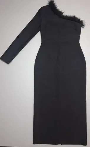 Vestido Mídi Preto Elegante.