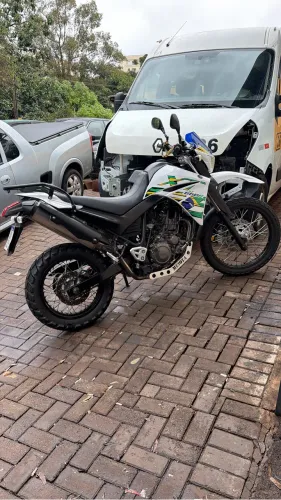 Vende-se XT660R