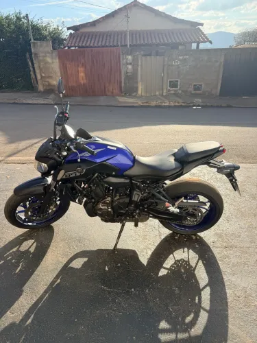 Vendo ou troco MT07 2022/2022 - 35500km