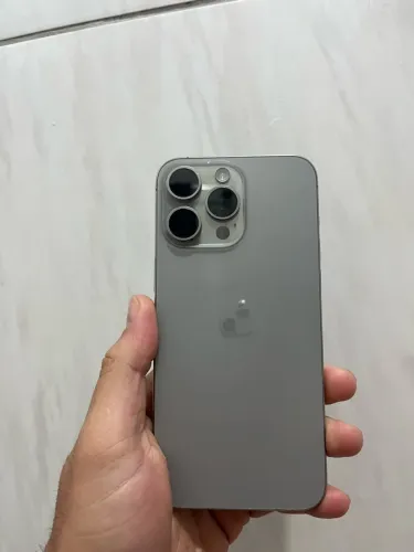 15 pro Max 256gb LEIA