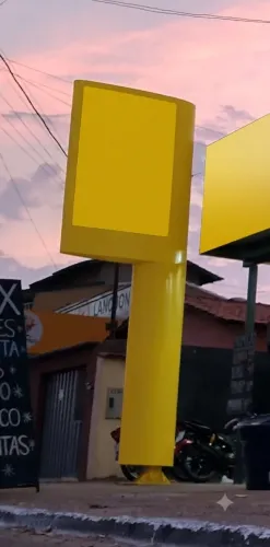Totem Publicitário 5 Metros Estrutura Metálica Reforçada Fibra de Vidro Ideal para Empresa