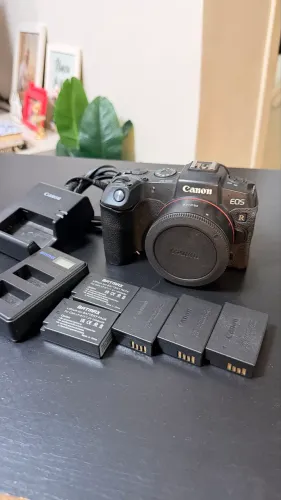 Câmera Canon RP