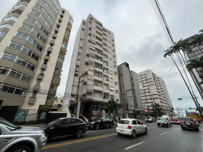 Locação | Loja Comercial de 828 m² com 3 vagas - Centro, em Florianópolis.