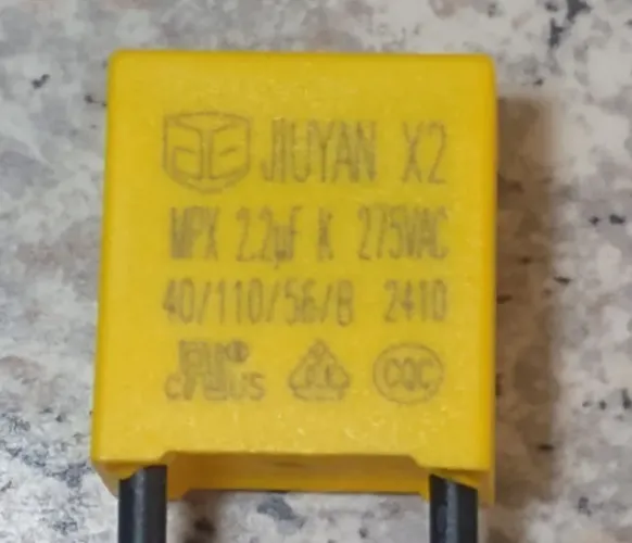 Capacitor de segurança para interruptor inteligente sem fio neutro