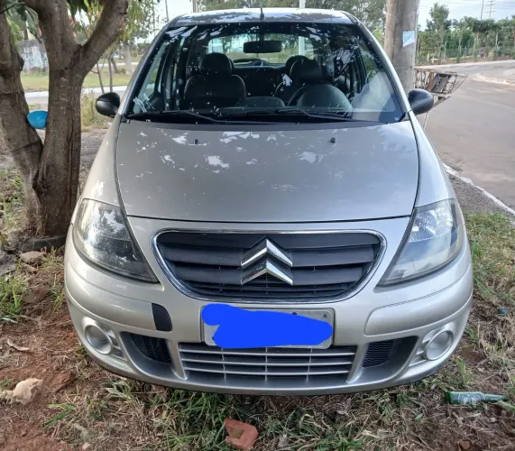 Citroen C3 GLX 1.4/ GLX Sonora 1.4 Flex 8V 5P 2012