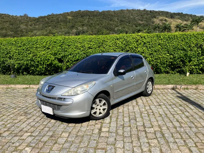 Peugeot 207 XR 1.4 Flex 8V 5P 2012