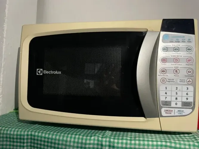 MICRO-ONDAS ELECTROLUX 20 L