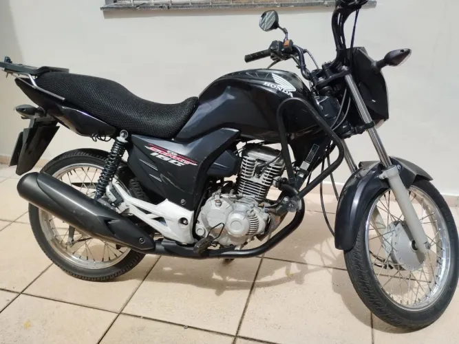 Vende-se moto Start em excelente estado .